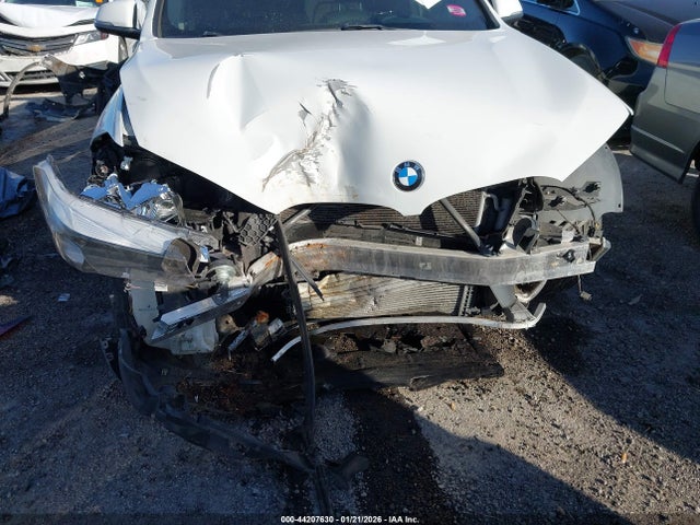 2018 BMW X1 WBXHT3C32J5L24981 Photo 5