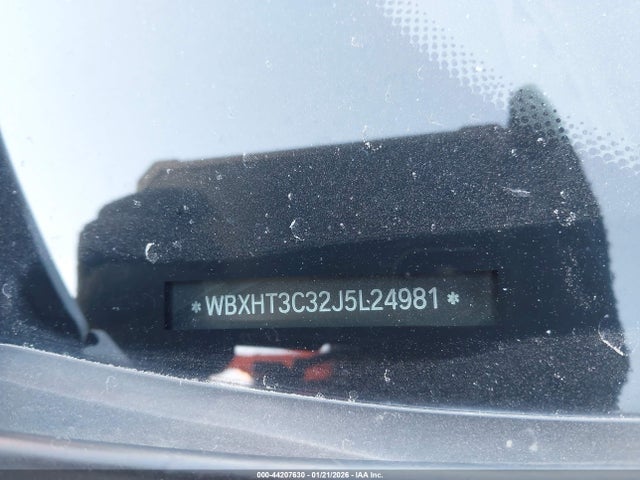 2018 BMW X1 WBXHT3C32J5L24981 Photo 8