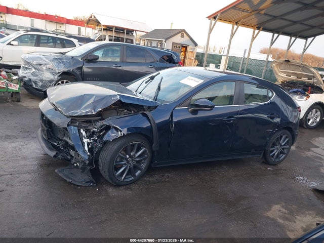 2019 Mazda Mazda3 მანქანა იყიდება აუქციონზე, vin: JM1BPBJMXK1141043, აუქციონის ნომერი: 44207660