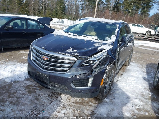 2018 CADILLAC XT5 1GYKNFRS1JZ217680 Photo 1