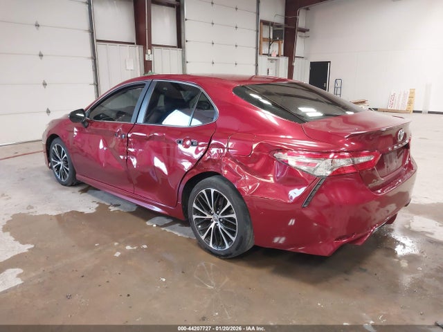 4T1B11HK6JU602876 Toyota CAMRY SE