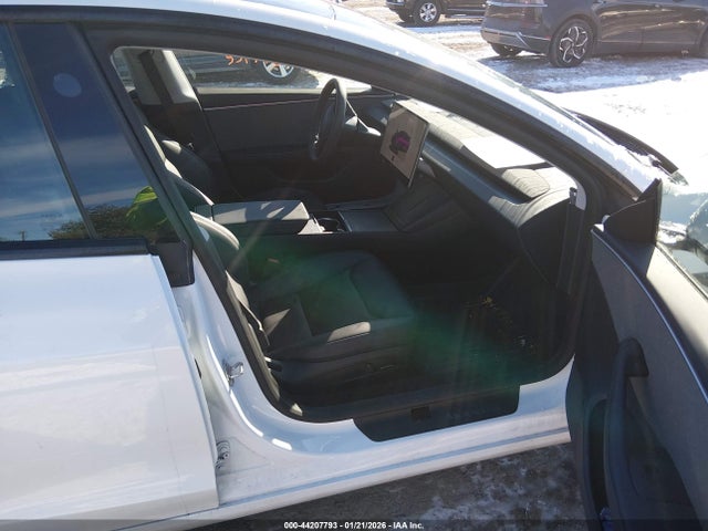 2024 TESLA MODEL 3 5YJ3E1EA4RF822675 Photo 4