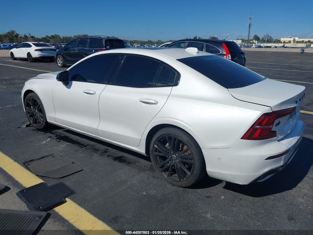 2024 VOLVO S60 7JRL12FH5RG290339 Photo 2