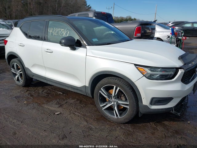 2019 VOLVO XC40 YV4162XZ3K2005877