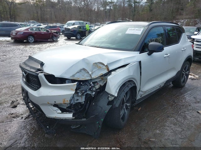 2019 VOLVO XC40 YV4162XZ3K2005877 Photo 1
