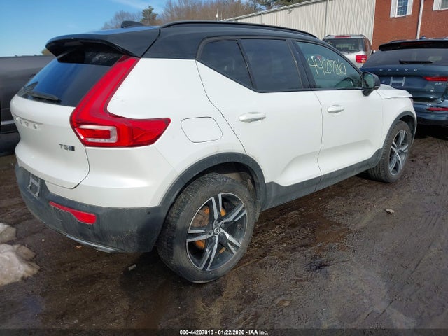 2019 VOLVO XC40 YV4162XZ3K2005877 Photo 3
