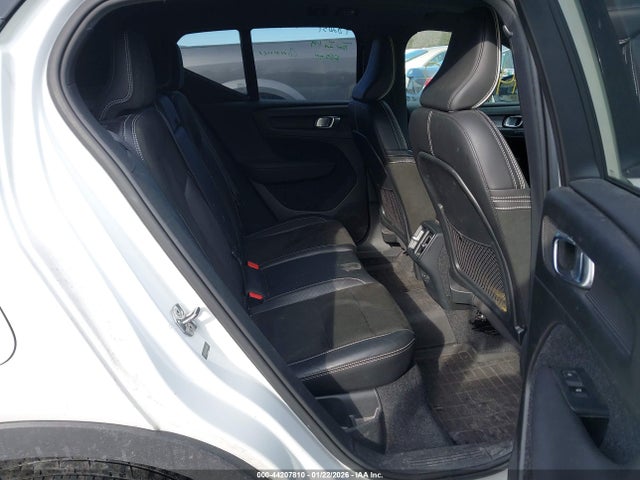 2019 VOLVO XC40 YV4162XZ3K2005877 Photo 7