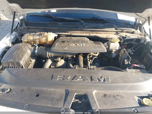 44207838 :رقم المزاد ، 1C6RREJM6LN204750 vin ، 2020 Ram 1500 Laramie  4x2 5'7 Box مزاد بيع