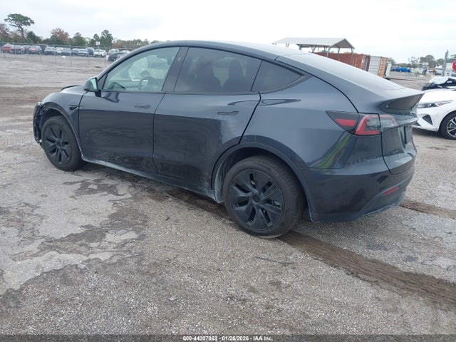 2025 TESLA MODEL Y 7SAYGDEE0SA354468 Photo 2
