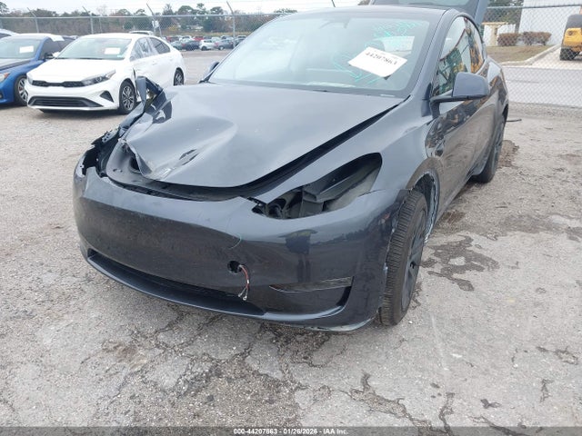 2025 TESLA MODEL Y 7SAYGDEE0SA354468 Photo 5