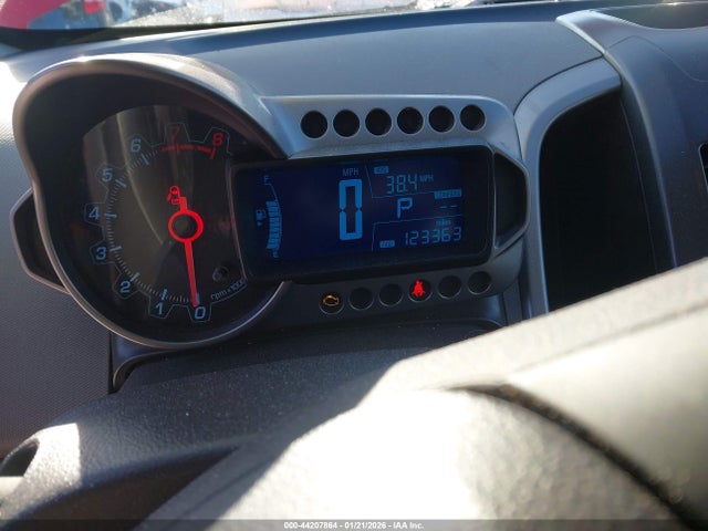 1G1JC5SH1F4117186 Chevrolet Sonic Lt Auto