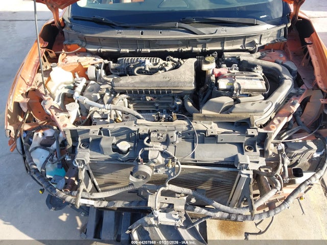 JN8AT2MV3JW319621 Nissan Rogue Sl