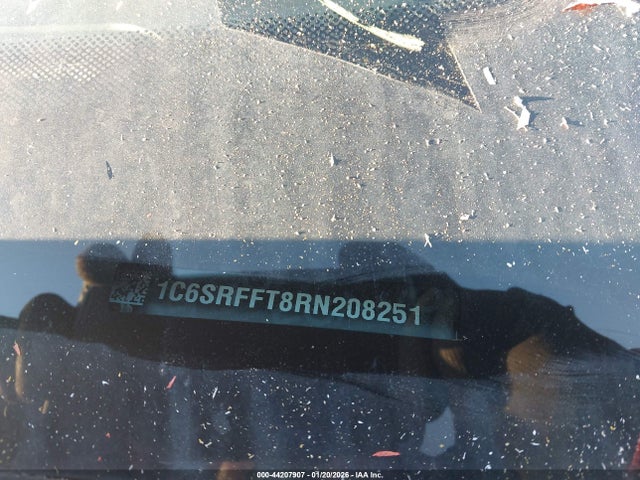 1C6SRFFT8RN208251 RAM 1500 Big Horn 4x4 5&#039;7 Box