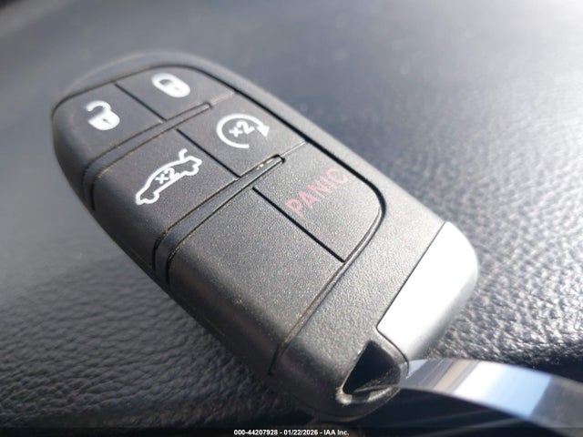 Продажа на аукционе авто 2015 Chrysler 200 Limited, vin: 1C3CCCAB8FN711502, номер лота: 44207928