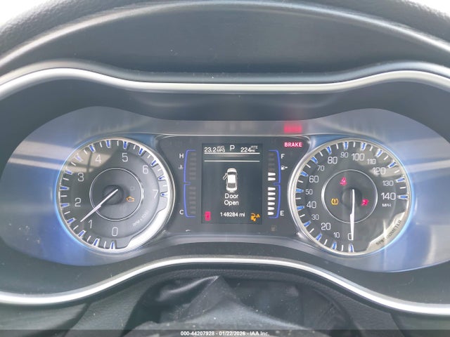 Продажа на аукционе авто 2015 Chrysler 200 Limited, vin: 1C3CCCAB8FN711502, номер лота: 44207928