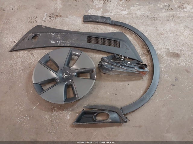 Продаж на аукціоні авто 2021 Tesla Model 3 Standard Range Plus Rear-wheel Drive, vin: 5YJ3E1EA3MF029781, номер лоту: 44208025