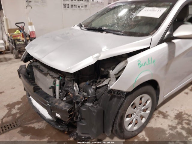 44208111 :رقم المزاد ، KMHCT4AE7HU209063 vin ، 2017 Hyundai Accent Se مزاد بيع