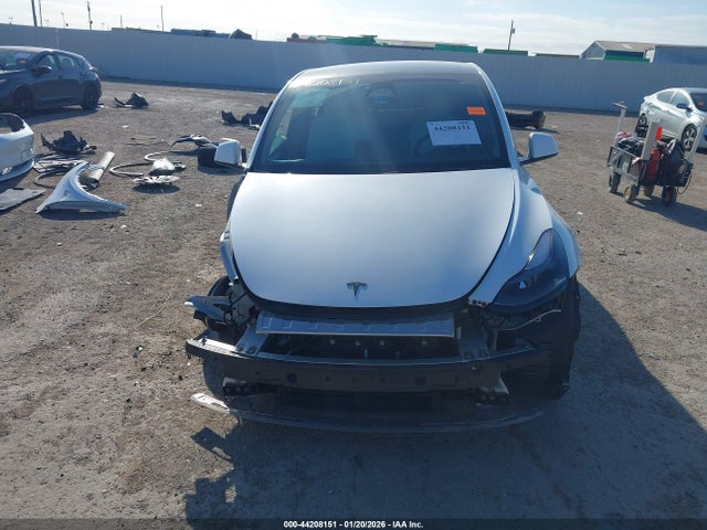 2024 Tesla Model Y Long Range Dual Motor All-wheel Drive მანქანა იყიდება აუქციონზე, vin: 7SAYGDEE4RA290686, აუქციონის ნომერი: 44208151