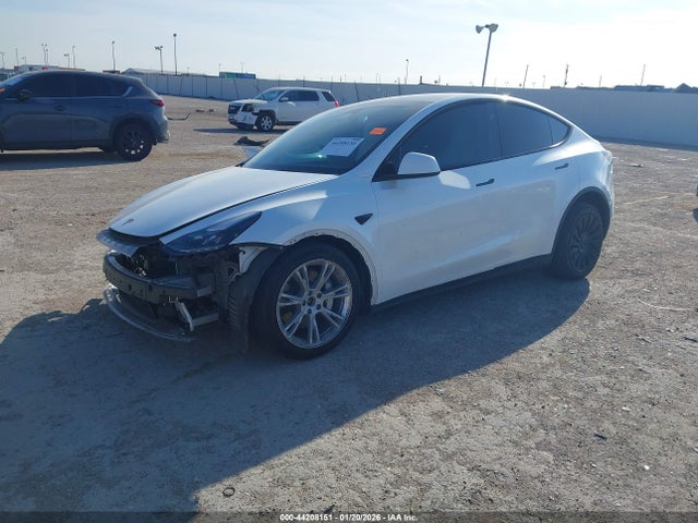2024 Tesla Model Y Long Range Dual Motor All-wheel Drive მანქანა იყიდება აუქციონზე, vin: 7SAYGDEE4RA290686, აუქციონის ნომერი: 44208151