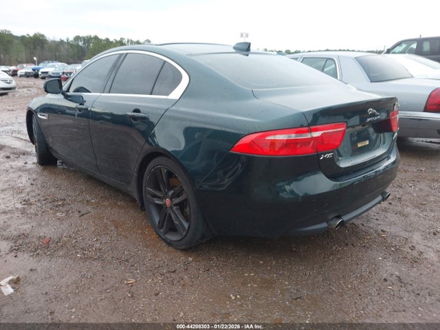 2017 JAGUAR XE SAJAK4BV9HA970578 Photo 2