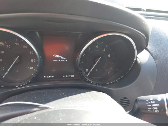 2017 JAGUAR XE SAJAK4BV9HA970578 Photo 6