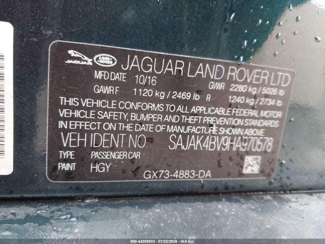 2017 JAGUAR XE SAJAK4BV9HA970578 Photo 8