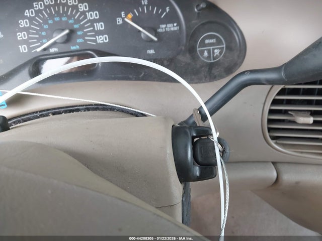 2002 Buick Century Custom მანქანა იყიდება აუქციონზე, vin: 2G4WS52J321150047, აუქციონის ნომერი: 44208305