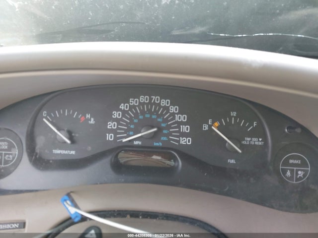 2002 Buick Century Custom მანქანა იყიდება აუქციონზე, vin: 2G4WS52J321150047, აუქციონის ნომერი: 44208305