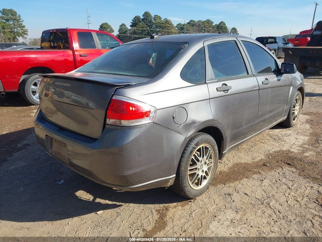 2010 FORD FOCUS 1FAHP3FN1AW231139 Photo 3
