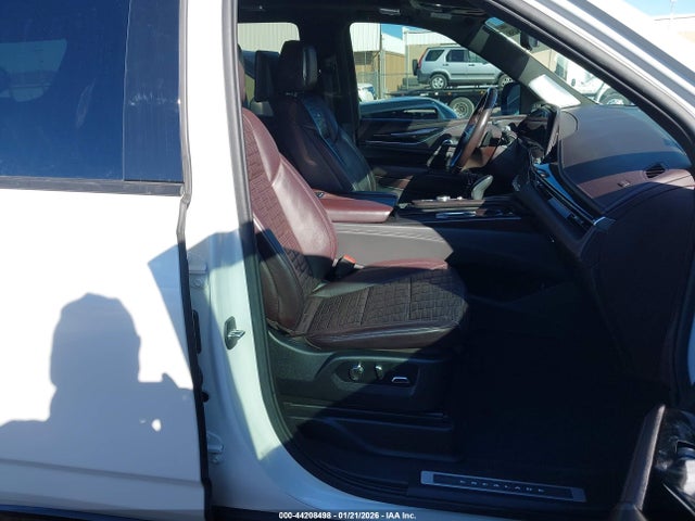 Продажа на аукционе авто 2021 Cadillac Escalade 4wd Sport Platinum, vin: 1GYS4GKL1MR320758, номер лота: 44208498