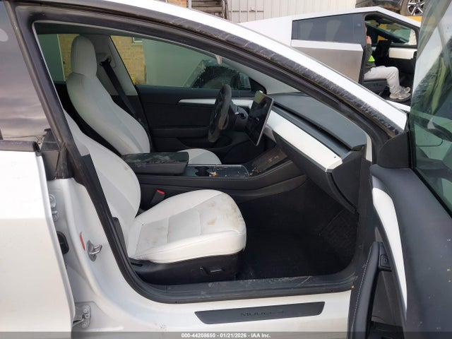 2021 TESLA MODEL 3 5YJ3E1EA2MF087803 Photo 4