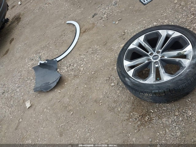 44208689 :رقم المزاد ، WA1EECF30L1123882 vin ، 2020 Audi Q3 Premium Plus 45 Tfsi S Line Quattro Tiptronic مزاد بيع