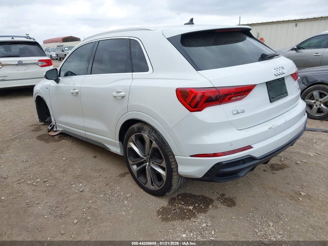 2020 AUDI Q3 WA1EECF30L1123882 Photo 2