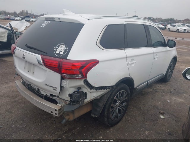 2018 MITSUBISHI OUTLANDER JA4AD3A37JZ050999 Photo 3