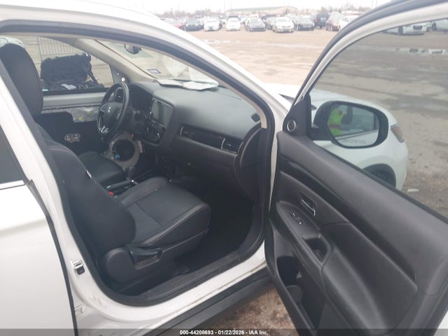 2018 MITSUBISHI OUTLANDER JA4AD3A37JZ050999 Photo 4