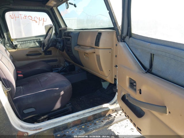 2000 JEEP WRANGLER 1J4FA29P2YP800475 Photo 4