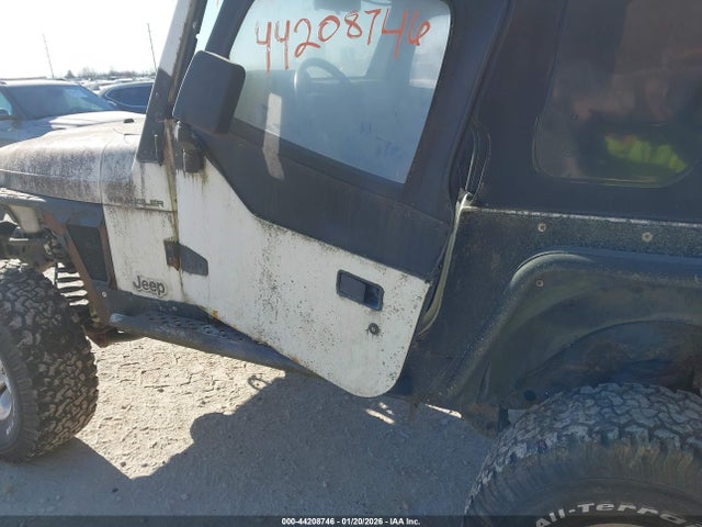 2000 JEEP WRANGLER 1J4FA29P2YP800475 Photo 5