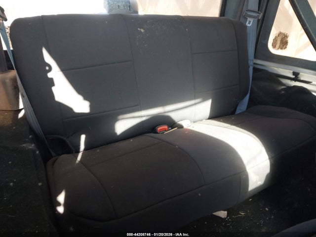 2000 JEEP WRANGLER 1J4FA29P2YP800475 Photo 7