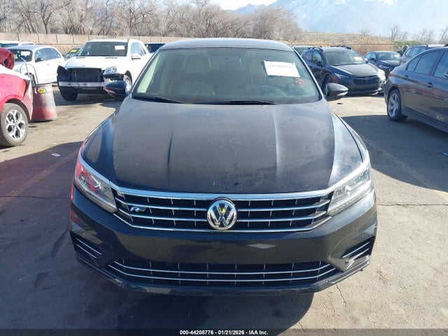 1VWDT7A34HC079089 Volkswagen Passat 1.8t R-line
