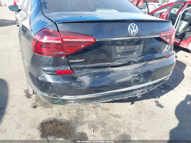 1VWDT7A34HC079089 Volkswagen Passat 1.8t R-line