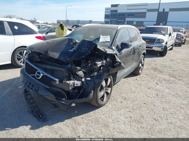 2020 VOLVO XC40 YV4162UK9L2310258 Photo 1