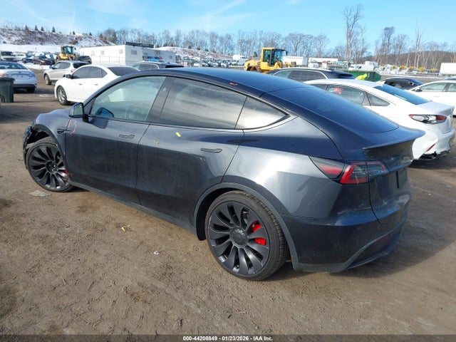 2024 TESLA MODEL Y 7SAYGDEF4RF023785 Photo 2