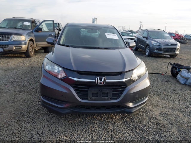 3CZRU6H31JM732076 Honda HR-V LX