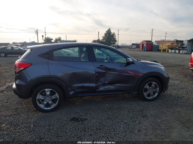 3CZRU6H31JM732076 Honda HR-V LX