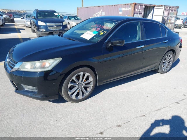 44208930 :رقم المزاد ، 1HGCR2F52FA259711 vin ، 2015 Honda Accord Sport مزاد بيع