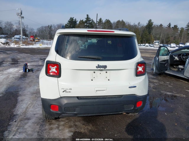 Jeep Renegade Latitude 4x4 2018 ZACCJBBB2JPH52038 Image 17