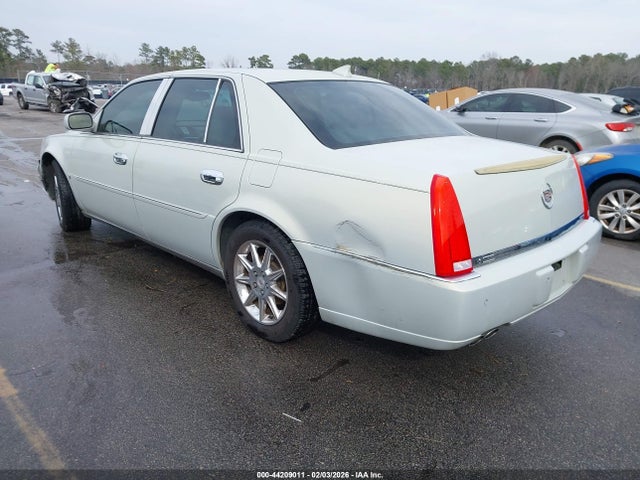 2010 CADILLAC DTS 1G6KD5EY7AU104491 Photo 2