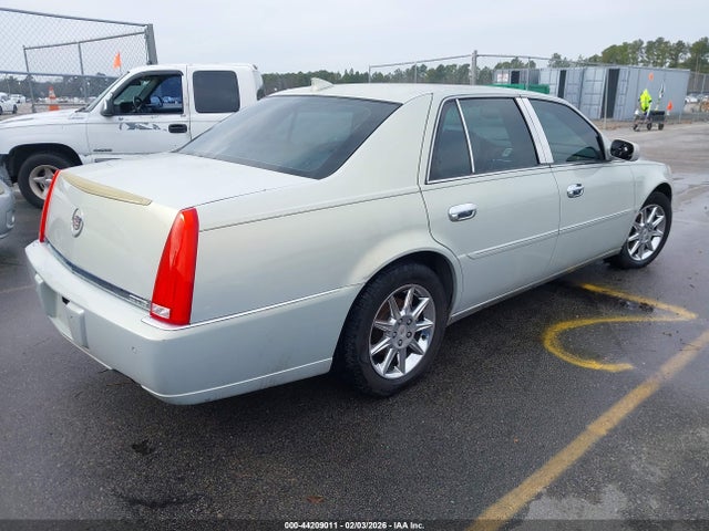 2010 CADILLAC DTS 1G6KD5EY7AU104491 Photo 3