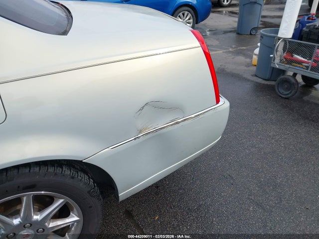 2010 CADILLAC DTS 1G6KD5EY7AU104491 Photo 5