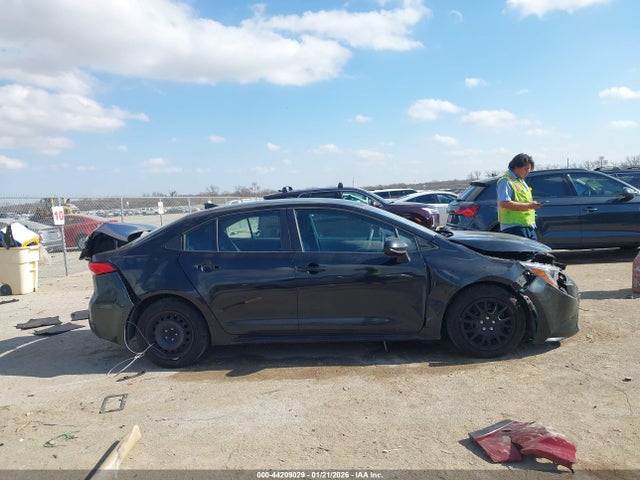 5YFEPRAEXLP113433 Toyota COROLLA LE